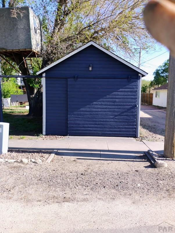 604 S Main St, Fowler, CO 81039 - view of garage
