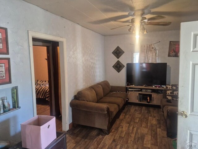 719 N Main, Rocky Ford, CO 81067 - photo 3