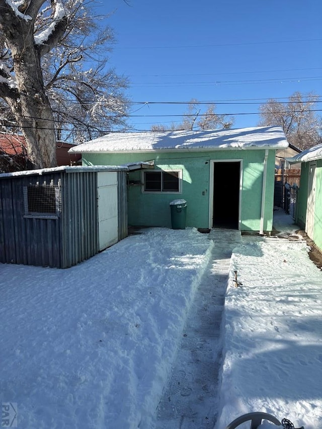 exterior space featuring fence