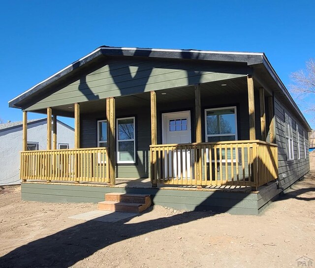 view of front facade featuring a porch