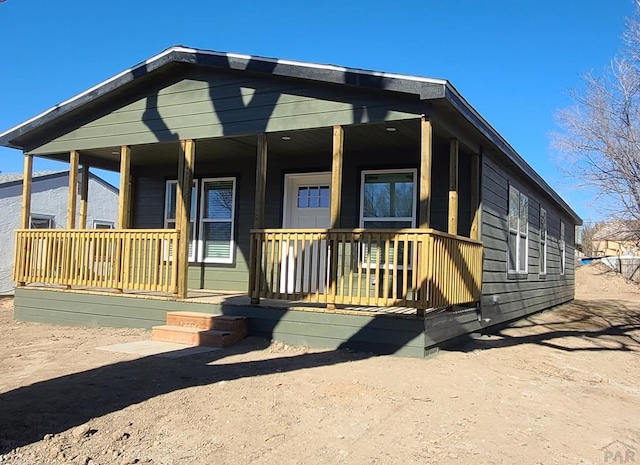 view of front of house featuring a porch