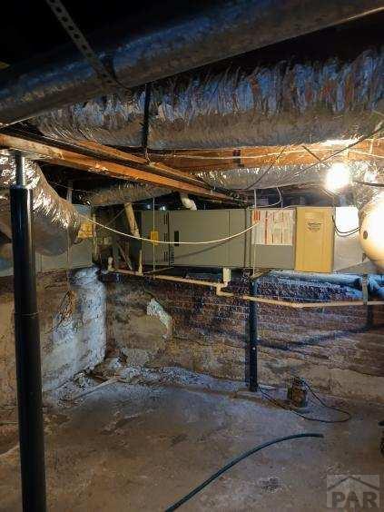 basement with crawl space