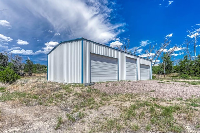 view of detached garage