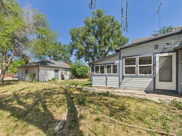 705 Euclid Ave, Pueblo, CO 81004 - view of grassy yard