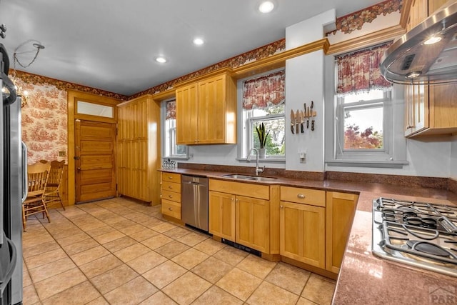 326 W Pitkin Ave, Pueblo, CO 81004 - kitchen featuring a sink, stainless steel appliances, island exhaust hood, wallpapered walls, and recessed lighting