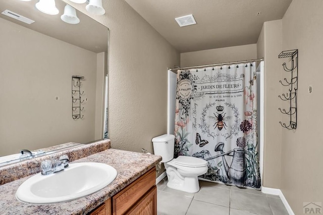 368 S Camino De Los Ranchos, Pueblo West, CO 81007 - full bath featuring vanity, tile patterned flooring, and a shower with curtain