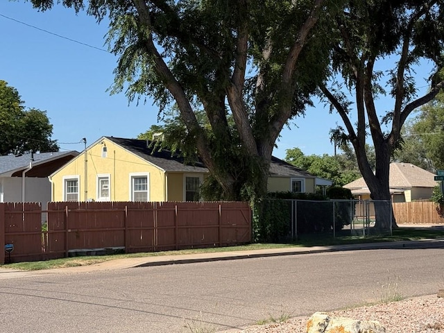 402 Alma Ave, Pueblo, CO 81004 - view of property exterior with stucco siding