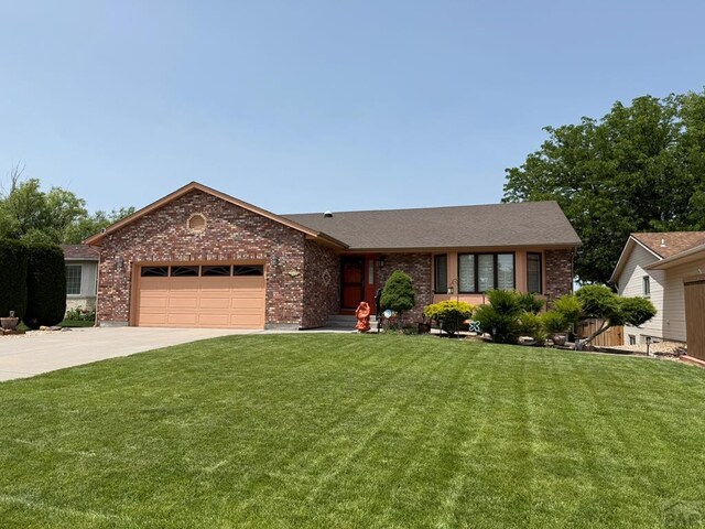 1509 Kingsroyal Blvd, Pueblo, CO 81005 - photo 1