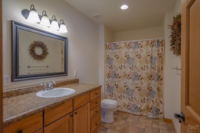 1771 Sunrise Rd, Walsenburg, CO 81089 - bathroom featuring visible vents, toilet, recessed lighting, a shower with curtain, and vanity