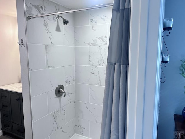 full bath featuring curtained shower