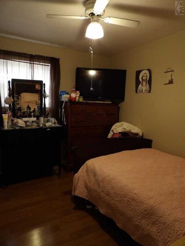 1724 E Abriendo Ave, Pueblo, CO 81004 - bedroom featuring wood finished floors and ceiling fan