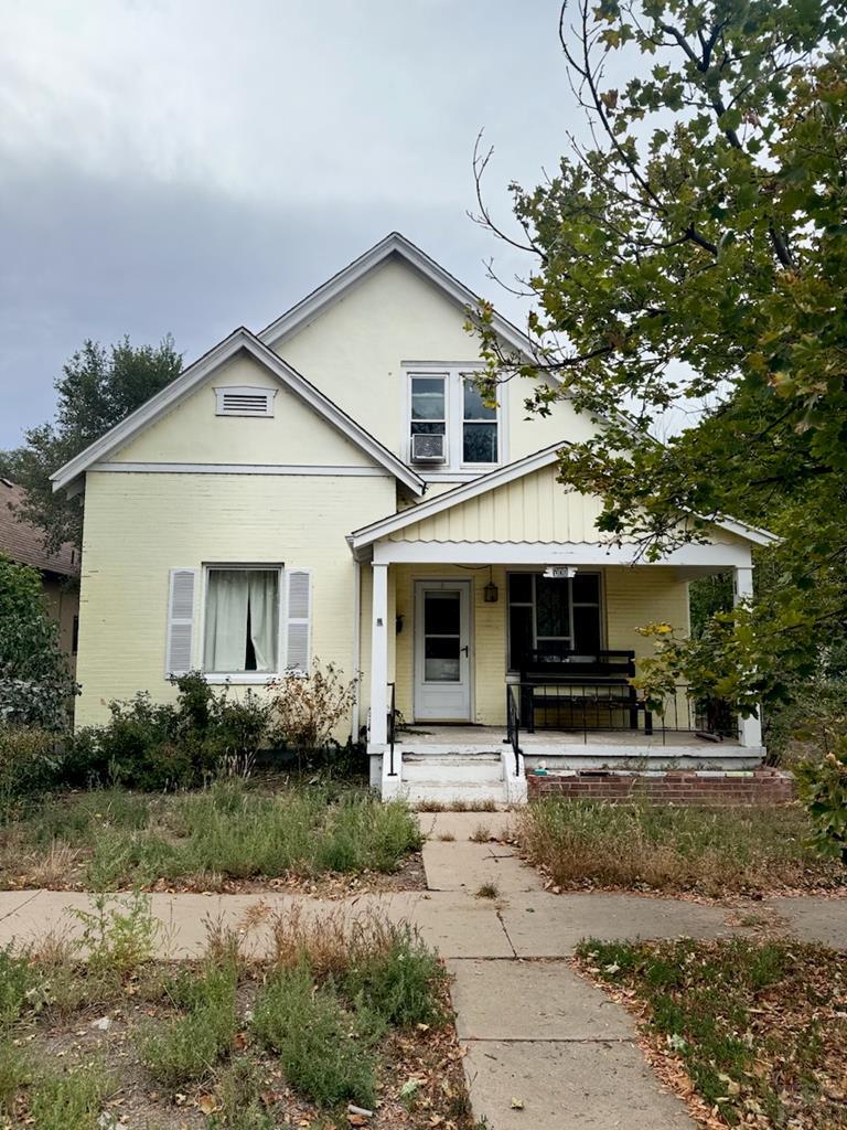 bungalow featuring covered porch