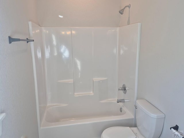 full bathroom with bathtub / shower combination and toilet