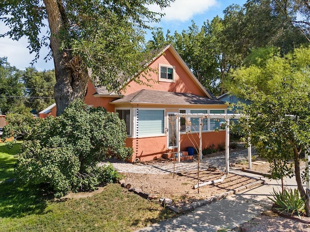 view of front of house with stucco siding