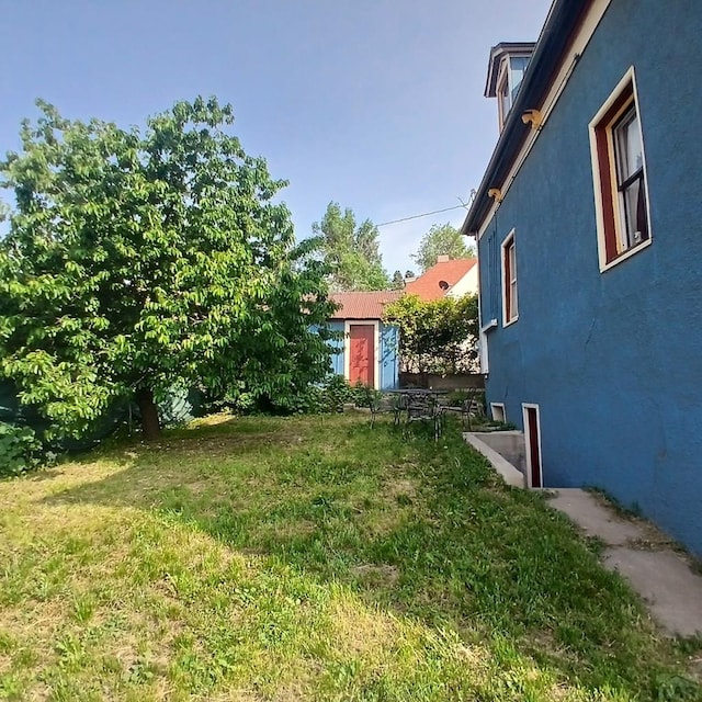 230 W First St, Trinidad, CO 81082 - view of grassy yard