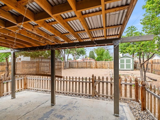 2619 7th Ave, Pueblo, CO 81003 - fenced backyard featuring a patio