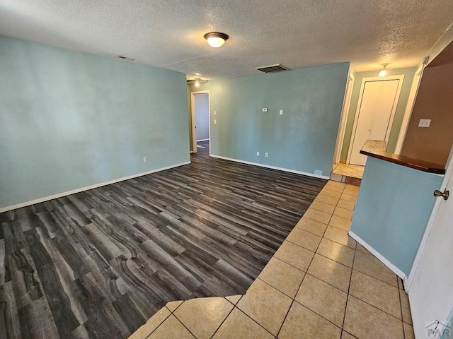 607 W Logan St, Lamar, CO 81052 - photo 2