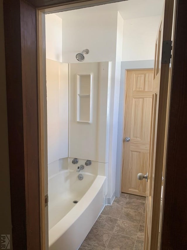 309 Walsen Ave, Walsenburg, CO 81089 - bathroom featuring a bathtub