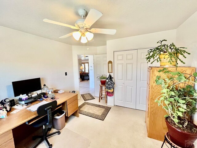 office with a ceiling fan