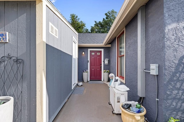 424 Mcclelland Ave, Pueblo, CO 81005 - entrance to property with ac unit, roof with shingles, and stucco siding