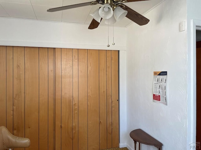 room details featuring a ceiling fan