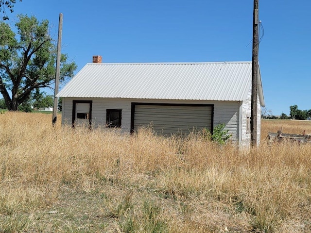 view of detached garage