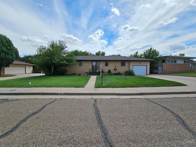79 Mayhew Dr, Lamar, CO 81052 - photo 1