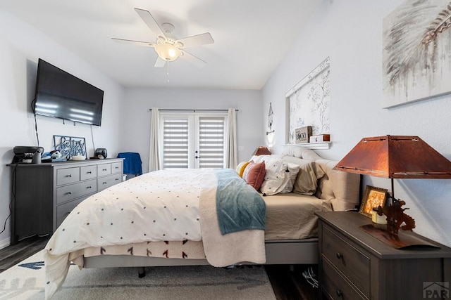 bedroom with a ceiling fan