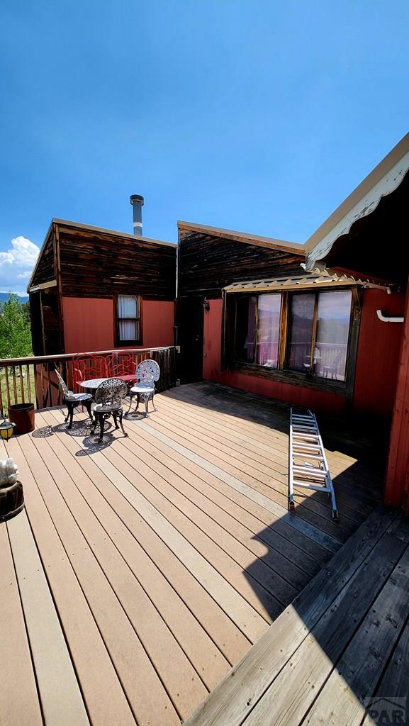 997 Wells Fargo Cir, Jefferson, CO 80456 - view of deck