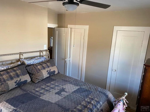 bedroom featuring a ceiling fan