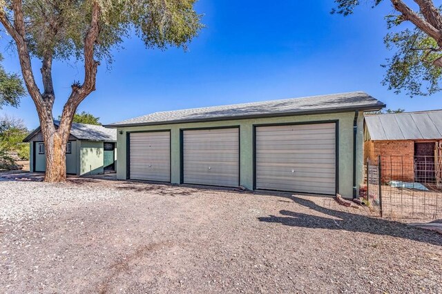 view of detached garage