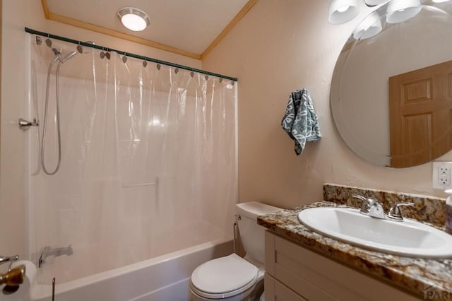 full bath with toilet, shower / bath combo with shower curtain, crown molding, and vanity