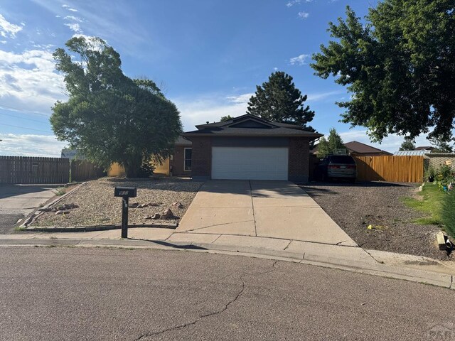903 Blue Lace Dr, Pueblo, CO 81001 - photo 2