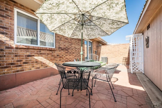 2106 Chatalet Ln Unit I, Pueblo, CO 81005 - view of patio with outdoor dining space