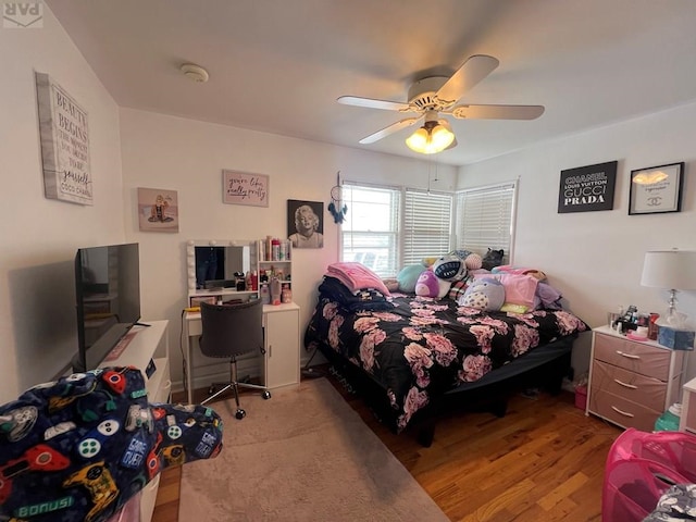 726 Morrison Ave, Pueblo, CO 81005 - bedroom with a desk and ceiling fan