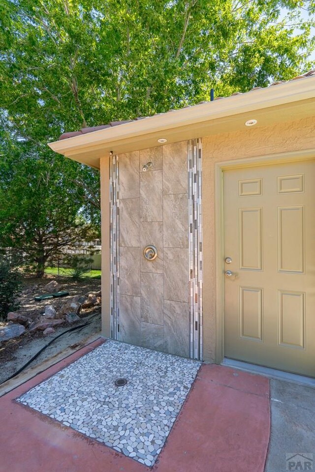 view of entrance to property