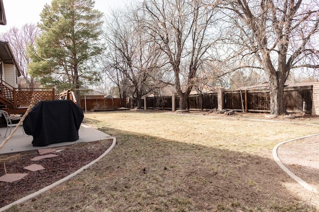 view of yard featuring a fenced backyard