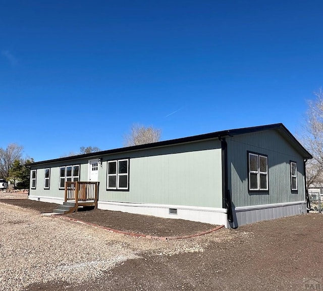 view of front facade with crawl space