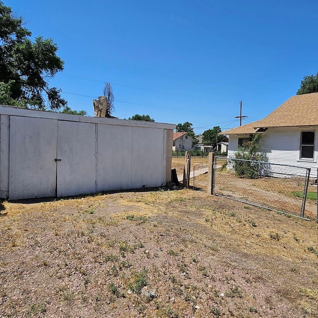 1938 E 6th St, Pueblo, CO 81001 - view of yard with a gate