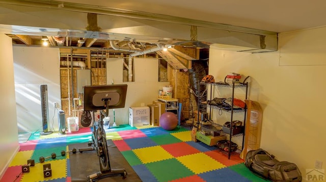 709 Cimarron Ave, La Junta, CO 81050 - unfinished basement with gas water heater