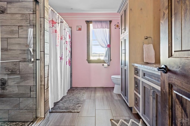 5010 Oak Grove Cir, Westcliffe, CO 81252 - full bathroom featuring a shower with shower curtain and toilet