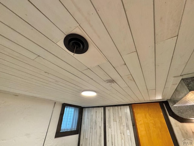 303 S Animas St, Trinidad, CO 81082 - detailed view of a smoke detector