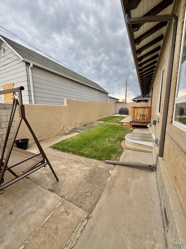 303 S Animas St, Trinidad, CO 81082 - view of yard with a patio area