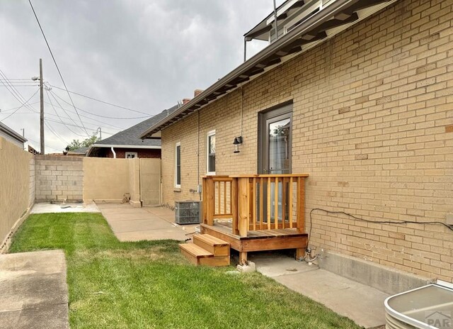 303 S Animas St, Trinidad, CO 81082 - fenced backyard featuring a patio