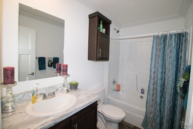 218 W Thurlow Ave, Cripple Creek, CO 80813 - full bath featuring toilet, vanity, crown molding, and shower / bath combo