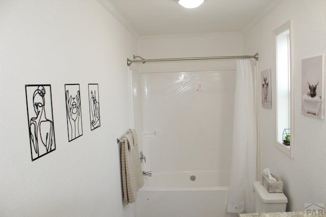 full bath featuring ornamental molding, shower / bath combination with curtain, and toilet