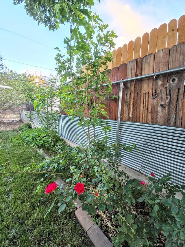 3112 Withers Ave, Pueblo, CO 81008 - view of yard