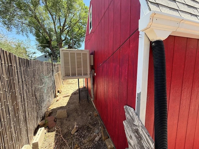 1015 W Routt Ave, Pueblo, CO 81004 - view of property exterior featuring fence and a barn