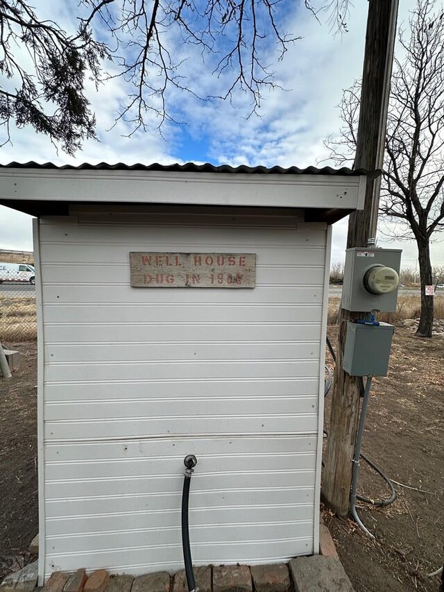 view of outdoor structure featuring an outdoor structure