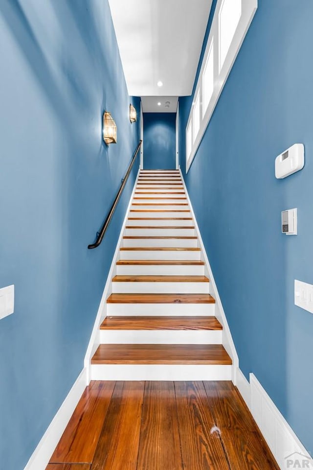 6430 Signal Mountain Rd, Beulah, CO 81023 - stairway with baseboards